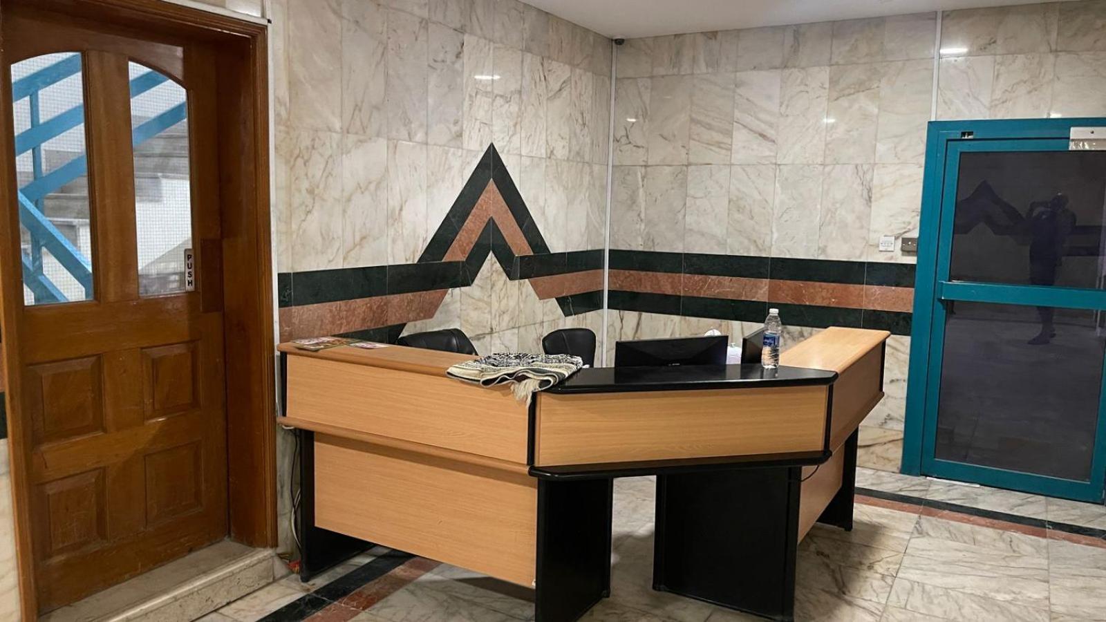 Royal House Capsule Hotel Dubai Exterior foto