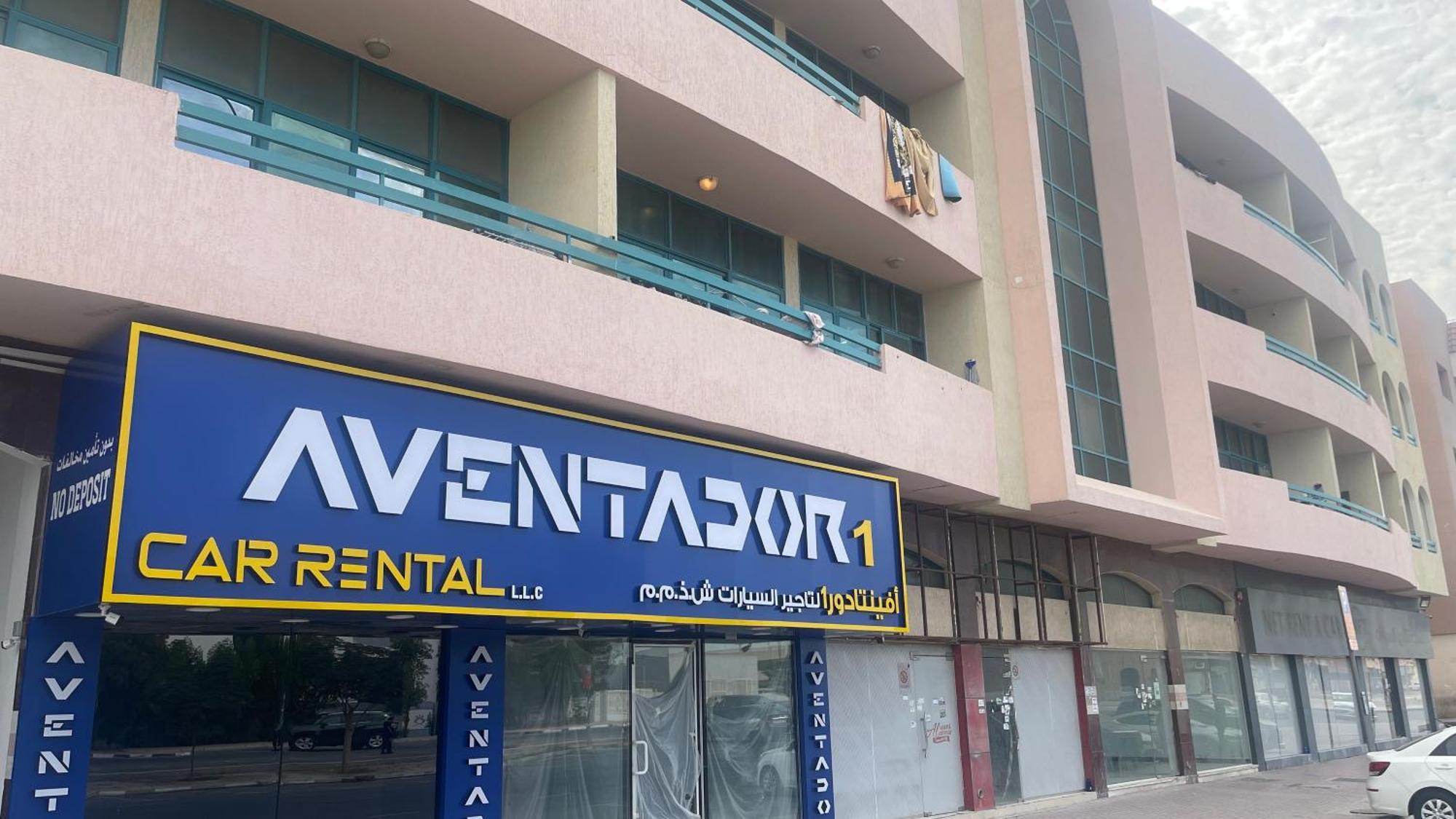 Royal House Capsule Hotel Dubai Exterior foto